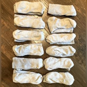 12 x pairs UNIQLO gray crew socks